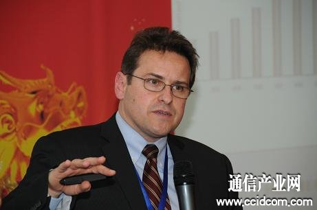 IBMϵ�y(t��ng)�c�Ƽ���ȫ�����C(j��)�N�۸�����Paulo Carvao�ڴ��(hu��)�������}���v 